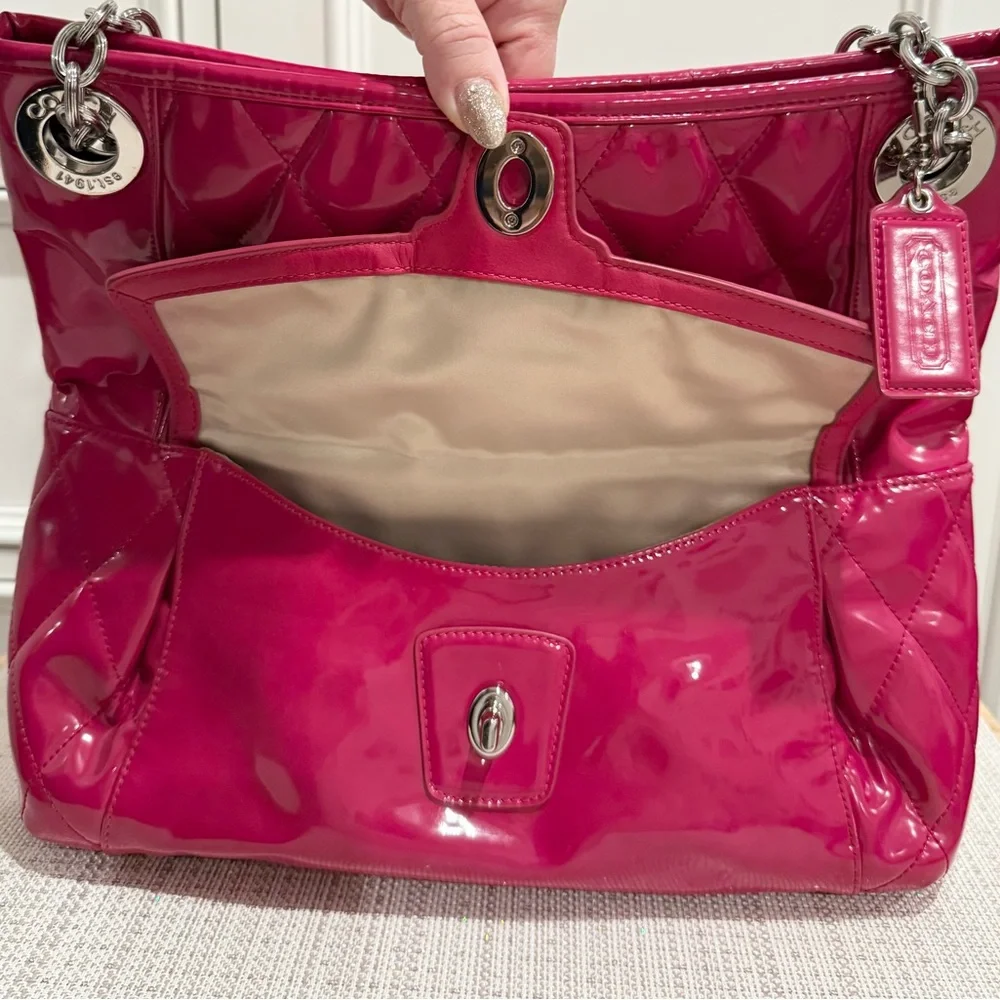 🩷 SOLD - Coach Poppy Liquid Gloss Patent Leather Hot Pink Convertible Bag - Picture 9 of 17